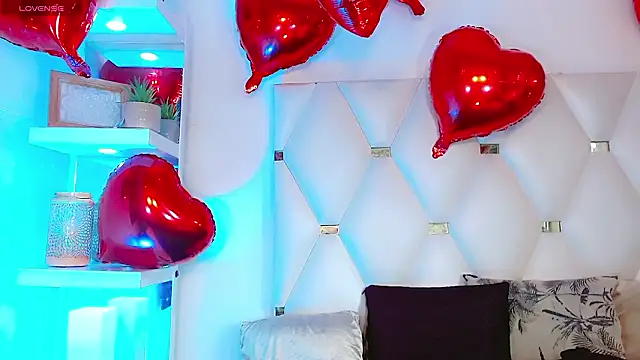 Snapshot of _IsabellaRousse chatting on February 14, 2026, 8:09 pm IsabellaRousse online show from February 14, 2026, 8:09 pm