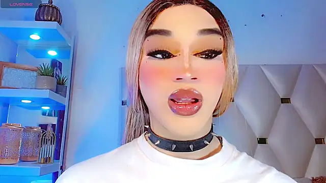 Snapshot of _IsabellaRousse chatting on March 3, 2026, 8:27 pm IsabellaRousse online show from March 3, 2026, 8:27 pm