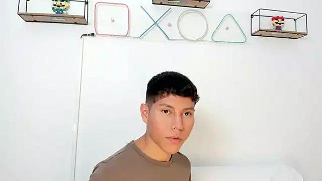 Snapshot of Little_liam chatting on November 29, 2025, 11:05 pm Little liam online show from November 29, 2025, 11:05 pm