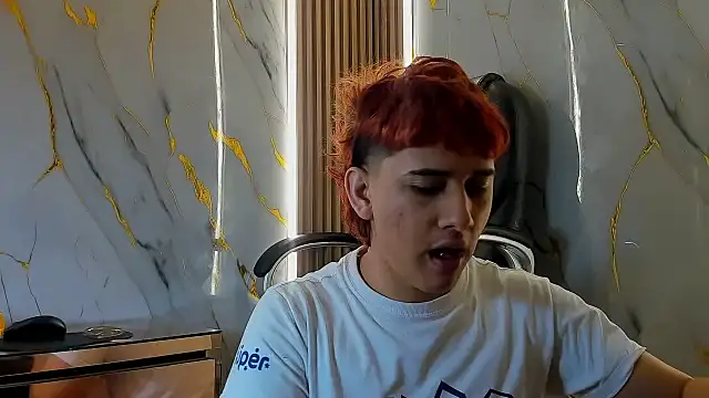 Snapshot of Marian_Cristal chatting on February 18, 2026, 1:47 am Marian Cristal online show from February 18, 2026, 1:47 am