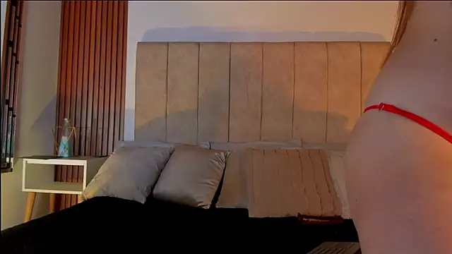 Snapshot of Lauraa_saenz11 chatting on October 17, 2025, 8:10 pm Lauraa saenz11 online show from October 17, 2025, 8:10 pm