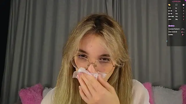 Snapshot of vivyboo111 chatting on November 14, 2025, 8:23 pm vivyboo111 online show from November 14, 2025, 8:23 pm