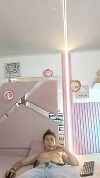 oblivionlove online show from December 17, 2025, 6:35 pm