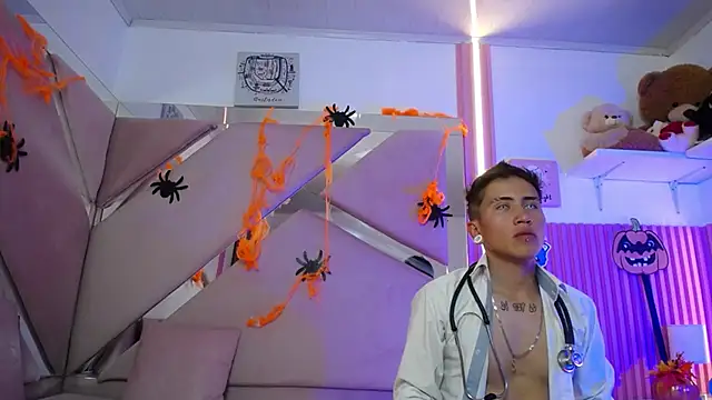 oblivionlove online show from October 30, 2025, 8:39 pm