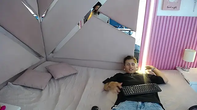 oblivionlove online show from March 14, 2026, 8:37 pm