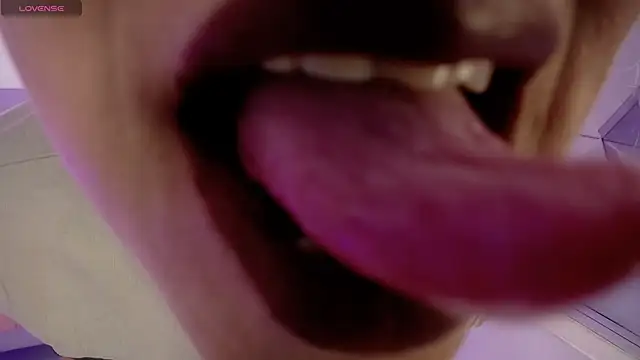 EvaGoddess  online show from December 5, 2025, 4:49 pm