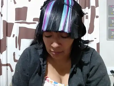 Snapshot of Acelinrose chatting on February 21, 2026, 12:56 am Acelinrose online show from February 21, 2026, 12:56 am