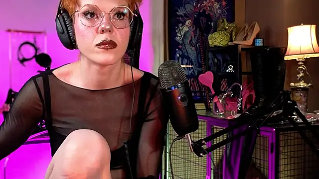 tacodeluxxxe online show from May 15, 2026, 11:25 pm