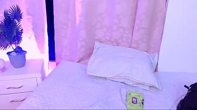 dreams girl online show from September 20, 2025, 2:49 am