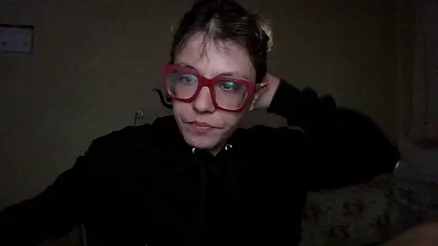 BlondieTami online show from March 18, 2026, 2:26 am