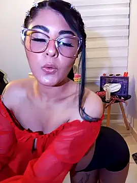 Snapshot of ValeNiitaLuv chatting on November 28, 2025, 11:16 pm ValeNiitaLuv online show from November 28, 2025, 11:16 pm