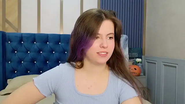 Snapshot of Akira_Halls chatting on October 29, 2025, 8:52 pm Akira Halls online show from October 29, 2025, 8:52 pm