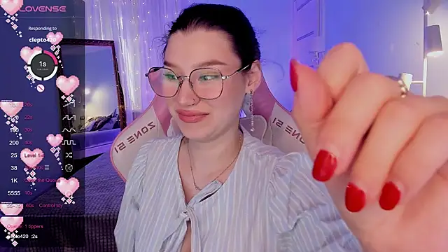Snapshot of LinaBlossom_ chatting on July 16, 2026, 2:30 am LinaBlossom online show from July 16, 2026, 2:30 am