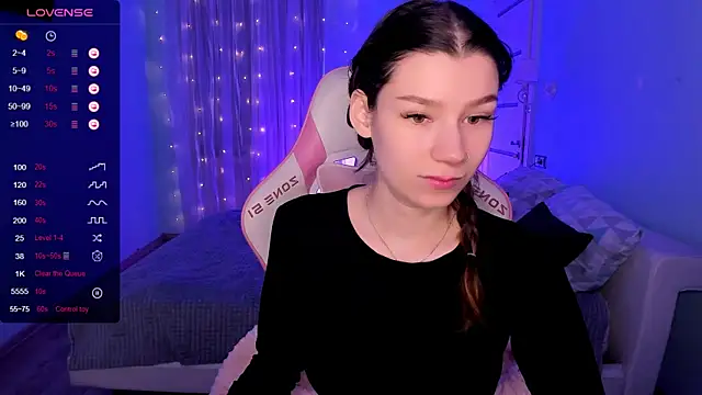 LinaBlossom  online show from February 12, 2026, 2:22 am