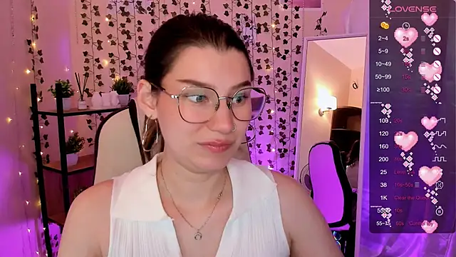 Snapshot of LinaBlossom_ chatting on July 20, 2026, 7:05 am LinaBlossom online show from July 20, 2026, 7:05 am