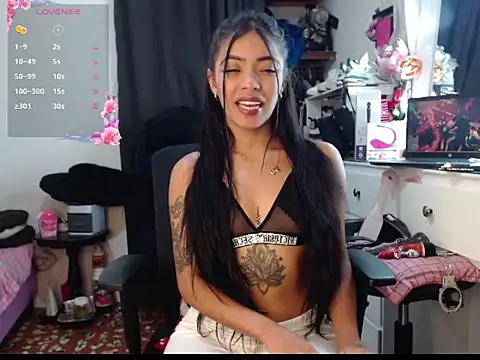 pocahot222 online show from October 12, 2025, 4:14 am