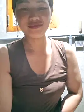 Snapshot of diamond-- chatting on May 17, 2026, 2:28 pm diamond-- online show from May 17, 2026, 2:28 pm