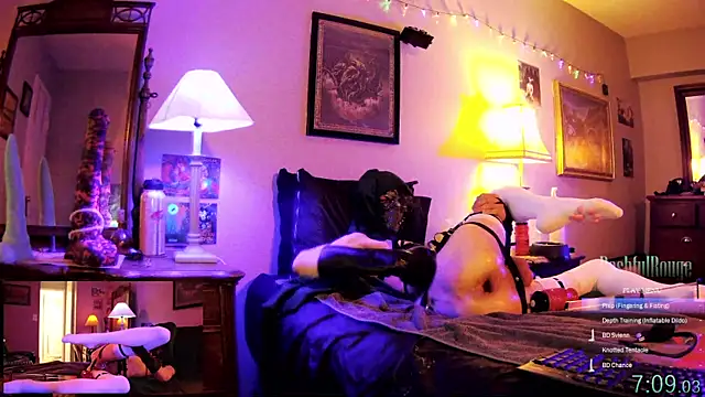 Snapshot of BashfulRouge chatting on November 15, 2025, 4:44 pm BashfulRouge online show from November 15, 2025, 4:44 pm