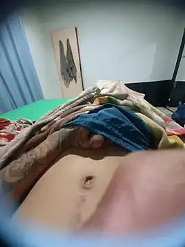 douglasdesouza22 online show from September 23, 2025, 6:09 am