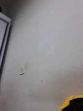 douglasdesouza22 online show from September 20, 2025, 3:17 pm