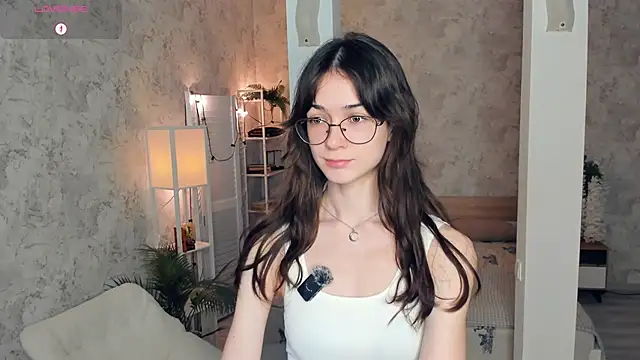 Snapshot of ReneeLippeatt chatting on November 8, 2025, 7:28 pm ReneeLippeatt online show from November 8, 2025, 7:28 pm