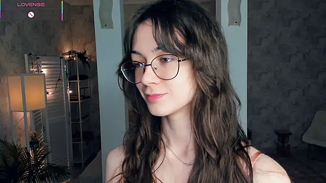 Snapshot of ReneeLippeatt chatting on November 28, 2025, 7:14 pm ReneeLippeatt online show from November 28, 2025, 7:14 pm