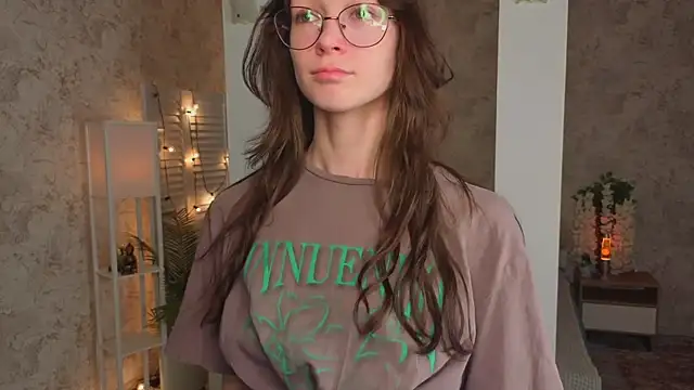 Snapshot of ReneeLippeatt chatting on September 24, 2025, 7:53 pm ReneeLippeatt online show from September 24, 2025, 7:53 pm