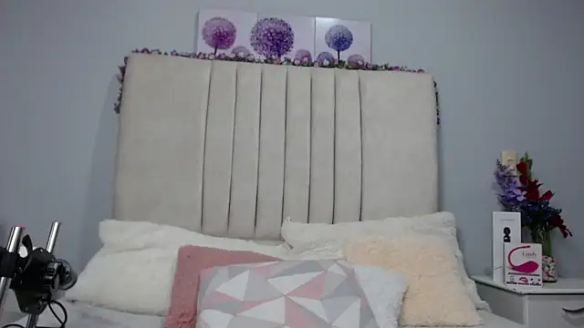 Snapshot of AmandaaWats chatting on October 27, 2025, 7:37 pm AmandaaWats online show from October 27, 2025, 7:37 pm