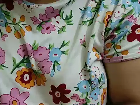 tamilqueenbaby online show from October 24, 2025, 10:42 pm