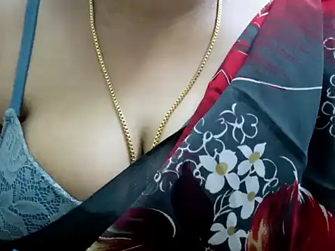 tamilqueenbaby online show from October 8, 2025, 1:45 pm