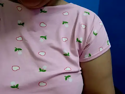 tamilqueenbaby online show from October 23, 2025, 2:05 pm