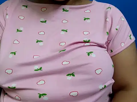 tamilqueenbaby online show from October 19, 2025, 1:47 pm