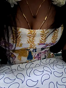 jasminetaml online show from October 9, 2025, 5:24 pm