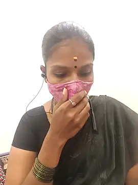 Snapshot of Tamil_Yalini12 chatting on October 31, 2025, 1:52 pm Tamil Yalini12 online show from October 31, 2025, 1:52 pm