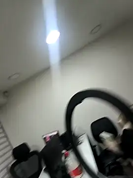 Alisson Stonee online show from April 4, 2026, 11:00 pm