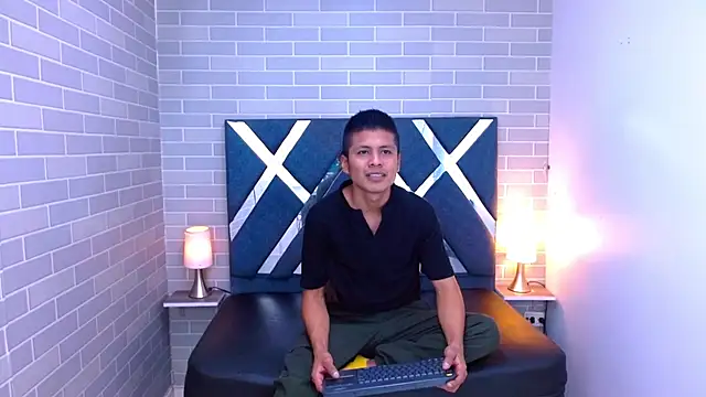 marcus hans  online show from November 15, 2025, 7:07 pm