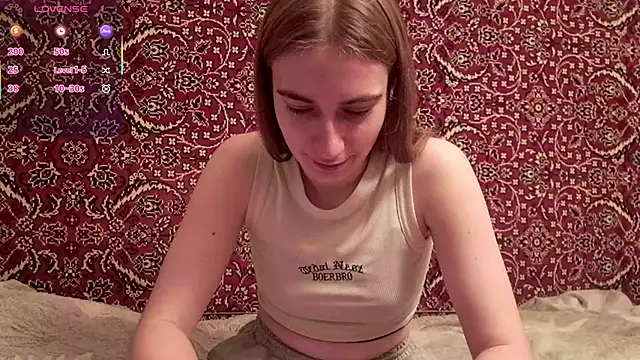 ivetabloom online show from November 11, 2025, 8:03 pm