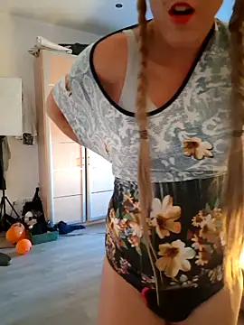 Naughty-Layla online show from October 14, 2025, 3:01 pm