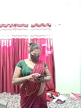 School medam online show from November 8, 2025, 8:18 am