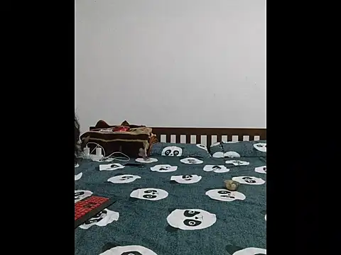 hotestfantasy online show from November 6, 2025, 5:50 pm