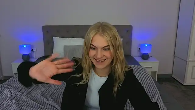 Snapshot of AlinaLiii chatting on April 25, 2026, 7:22 pm AlinaLiii online show from April 25, 2026, 7:22 pm