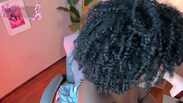 kehlannis  online show from February 26, 2026, 8:09 pm