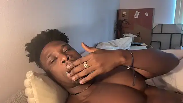 Snapshot of MrDaddyBlackNi9e chatting on September 22, 2025, 4:13 pm MrDaddyBlackNi9e online show from September 22, 2025, 4:13 pm