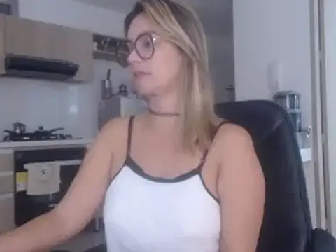 LovePaula online show from February 20, 2025, 12:15 pm