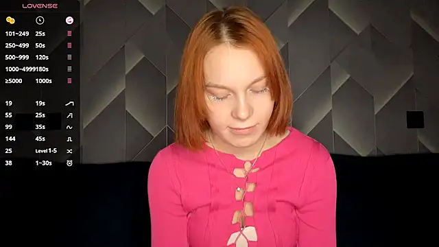 FoxLina online show from November 23, 2025, 7:46 pm