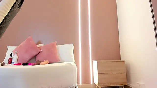 zoee zi online show from February 26, 2026, 6:52 pm