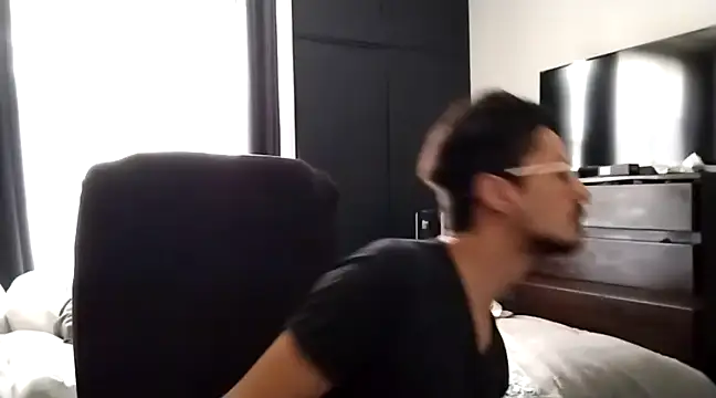 JustBrunox online show from March 17, 2025, 9:02 pm