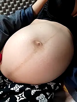 Pipi23  online show from December 4, 2025, 2:38 pm