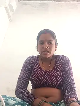 Snapshot of Cuty_prathna chatting on November 10, 2025, 6:18 am Cuty prathna online show from November 10, 2025, 6:18 am