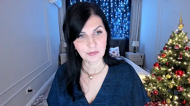 Snapshot of Moon_Veloure1 chatting on December 5, 2025, 3:49 am Moon Veloure1 online show from December 5, 2025, 3:49 am